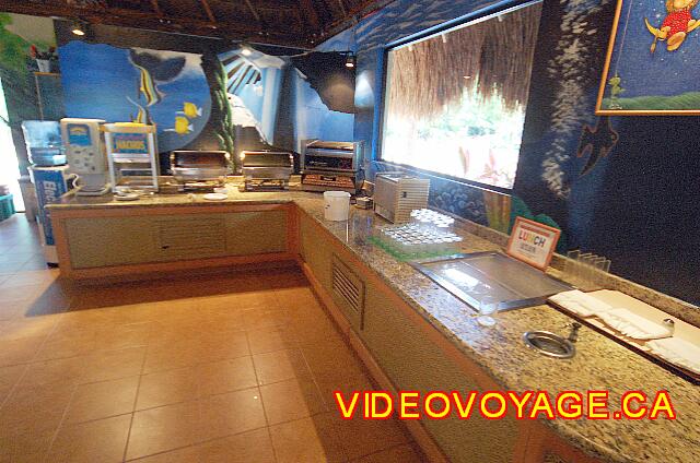 Mexique Riviera Maya Grand Flamenco Xcaret A small buffet, popcorn machine, ....