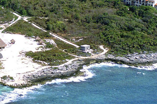 Mexique Riviera Maya Grand Flamenco Xcaret Sur le site de l'hôtel, des ruines Maya un peu partout ...