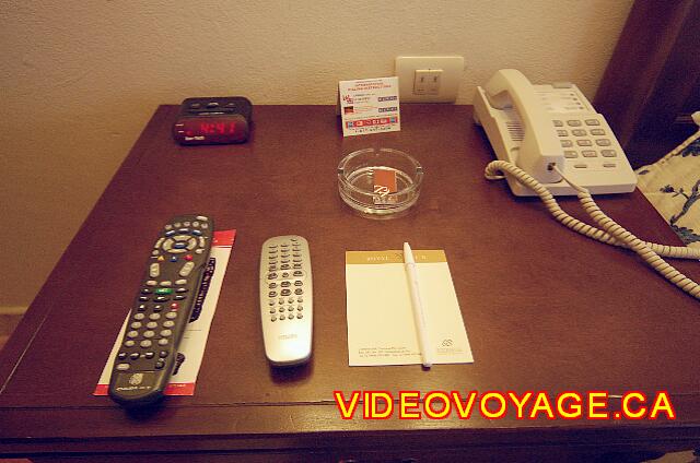 Mexique Riviera Maya Grand Flamenco Xcaret The big remote control to internet, TV remote control, alarm clock and telephone