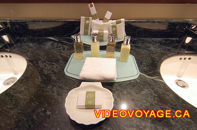 Mexique Riviera Maya Grand Flamenco Xcaret Muchos productos de cuidado personal