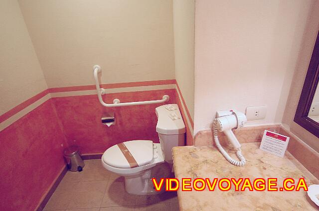 Mexique Riviera Maya Grand Flamenco Xcaret Rampas de acceso a la taza del baño, el secador más bajo, ...