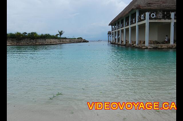 Mexique Riviera Maya Grand Flamenco Xcaret La vista del canal de la playa.