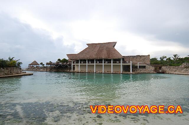 Mexique Riviera Maya Grand Flamenco Xcaret The entrance of the channel and the beach restaurant.