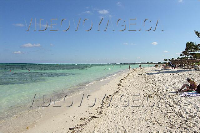 Cuba Santa Lucia Brisas Santa Lucia Une vue de l'ouest de la plage.