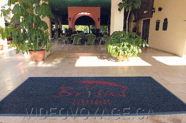 Cuba Santa Lucia Brisas Santa Lucia The entrance to the lobby. The reception is to the right.