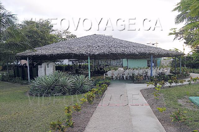 Cuba Santa Lucia Club Amigo Caracol A roof with a gym and chairs for meetings.