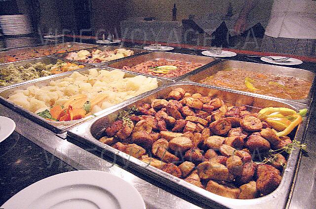 Cuba Santa Lucia Club Amigo Caracol Hot dishes: roasted potatoes, sweet potatoes, beef in sauce, broccoli, ...