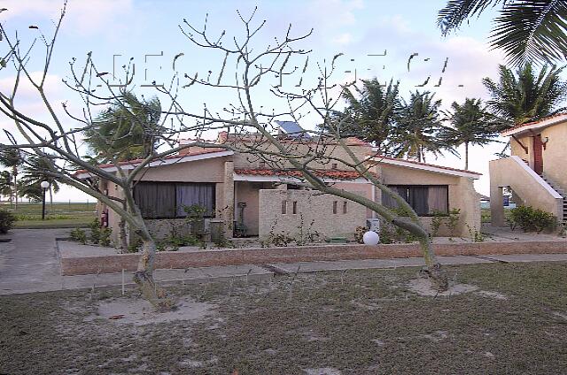 Cuba Santa Lucia Club Amigo Caracol Uno de los pocos edificios de una planta, cerca de la playa.