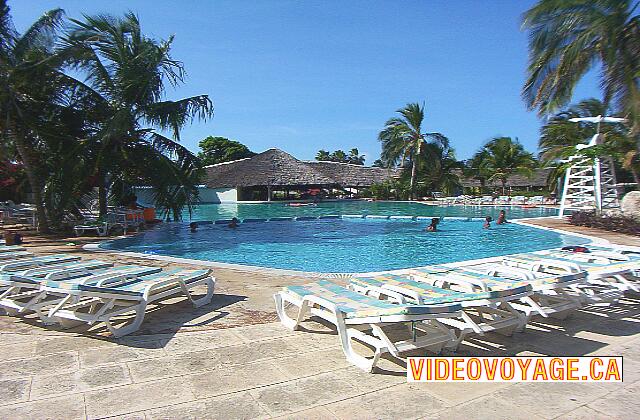 Cuba Santa Lucia Gran Club Santa Lucia Piscina Los niños integrados en la piscina principal.