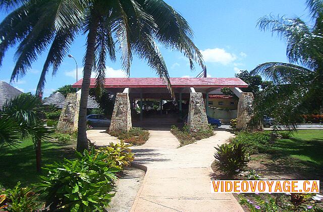 Cuba Santa Lucia Gran Club Santa Lucia The roads coming under the roof of the entrance of the hotel.