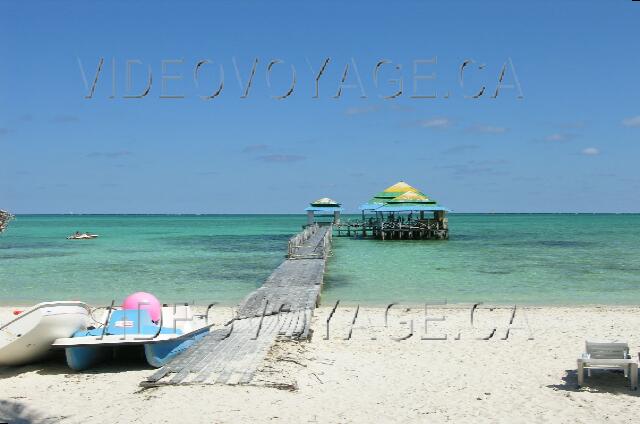 Cuba Santa Lucia Club Amigo Mayanabo A long dock. There was a bar and restaurant before the end of the dock.