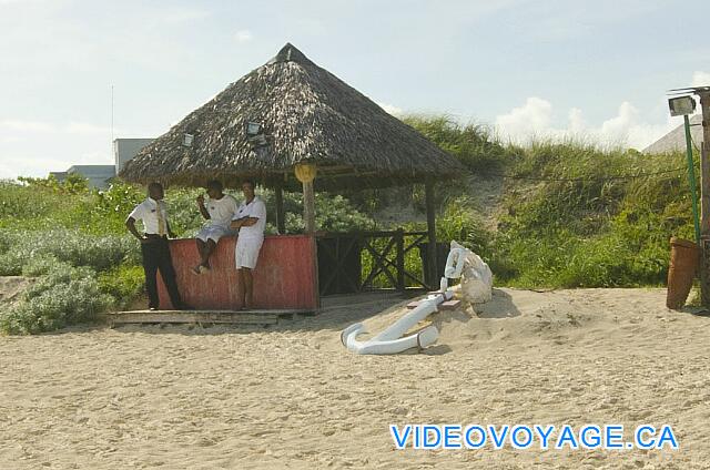 Cuba Cayo Santa Maria Husa Cayo Santa Maria La animación en la playa en la sección de la playa.