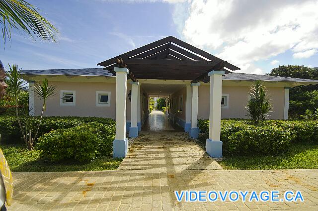 Cuba Cayo Santa Maria Husa Cayo Santa Maria Le Club House de la section Beach. Dans la section Colonial il y a un autre Club House.