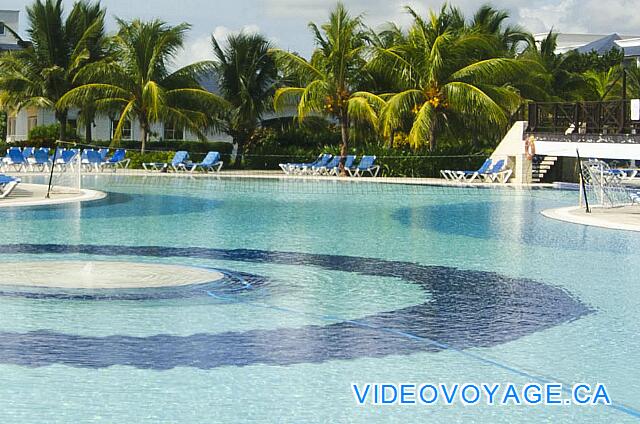 Cuba Cayo Santa Maria Husa Cayo Santa Maria A volleyball net in the main pool of the Beach section.