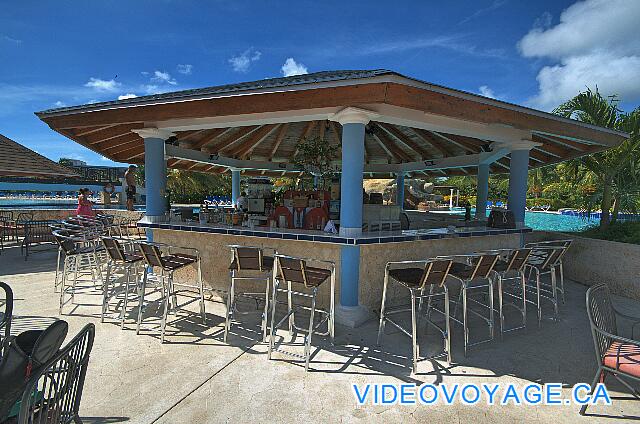 Cuba Cayo Santa Maria Husa Cayo Santa Maria Many chairs at the bar.