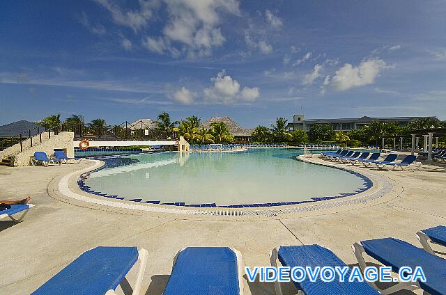 Cuba Cayo Santa Maria Husa Cayo Santa Maria A gentle slope to enter the pool.