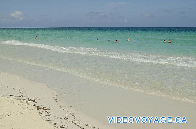 Cuba Cayo Santa Maria Husa Cayo Santa Maria La playa es larga, pero los clientes por lo general se concentran en un área.