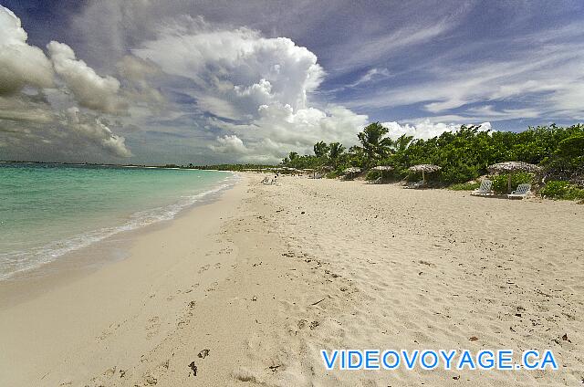 Cuba Cayo Santa Maria Villa Las Brujas Il est possible de marcher près de 2 kilomètres sur la plage.