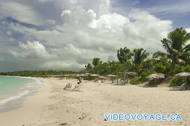 Cuba Cayo Santa Maria Villa Las Brujas Il est possible de marcher près de 2 kilomètres sur la plage.