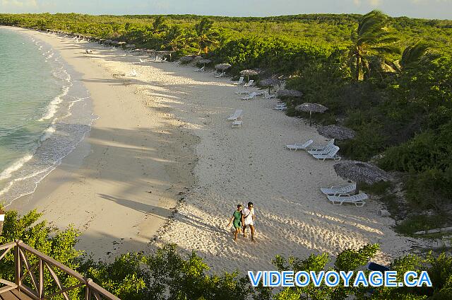 Cuba Cayo Santa Maria Villa Las Brujas Une pente faible sur la plage et pour l'entrée dans la mer.