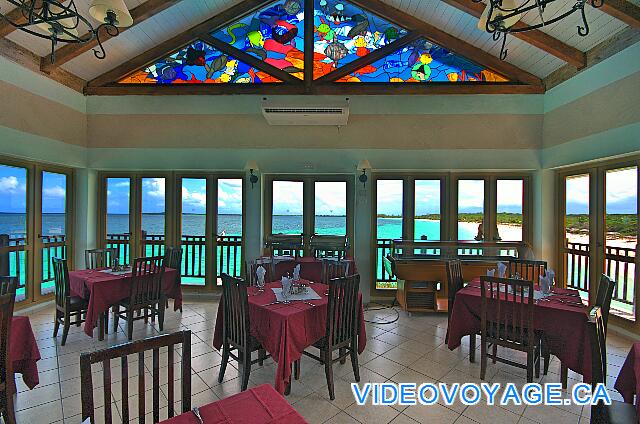 Cuba Cayo Santa Maria Villa Las Brujas El comedor con aire acondicionado, con una hermosa vista