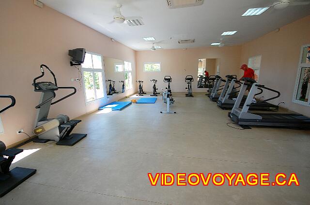Cuba Cayo Santa Maria Melia Las Dunas The second room of the gymnasium focuses cardiovascular équpements.