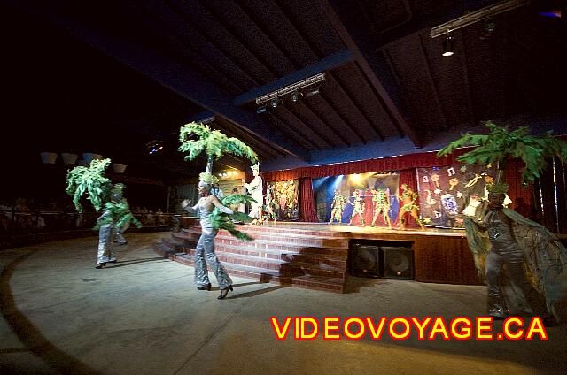 Cuba Cayo Santa Maria Melia Las Dunas Many dancers for shows.