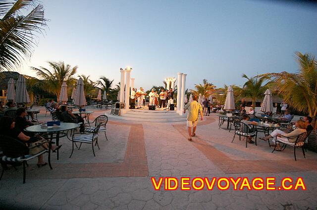 Cuba Cayo Santa Maria Melia Las Dunas A every night at 19:30, musicians play music at the Cuban central park.