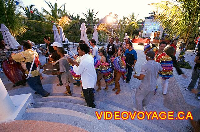 Cuba Cayo Santa Maria Melia Las Dunas The animation team toured the hotel with clients, drum and trumpet in hand ...