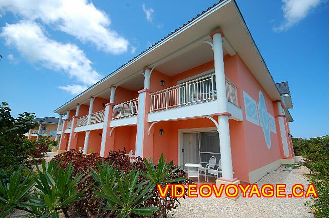 Cuba Cayo Santa Maria Melia Las Dunas All the buildings have 2 floors.