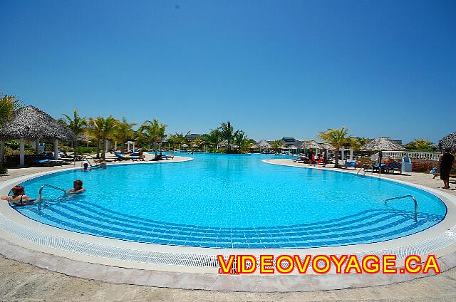 Cuba Cayo Santa Maria Melia Las Dunas Una piscina grande.