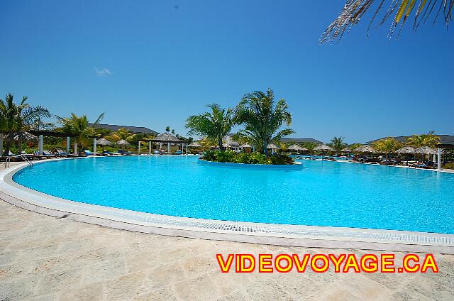 Cuba Cayo Santa Maria Melia Las Dunas Con una isla en el centro.