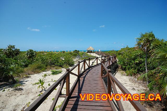 Cuba Cayo Santa Maria Melia Las Dunas Para cada ruta, cerca de la playa, hay un bar.