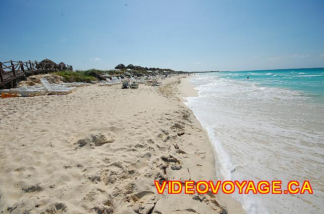 Cuba Cayo Santa Maria Melia Las Dunas A small mound forms on the beach to the east.