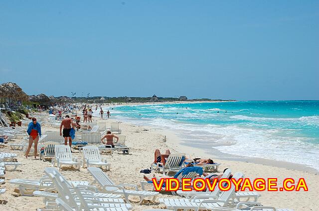 Cuba Cayo Santa Maria Melia Las Dunas There are a lot of chairs and people on the beach during high season.