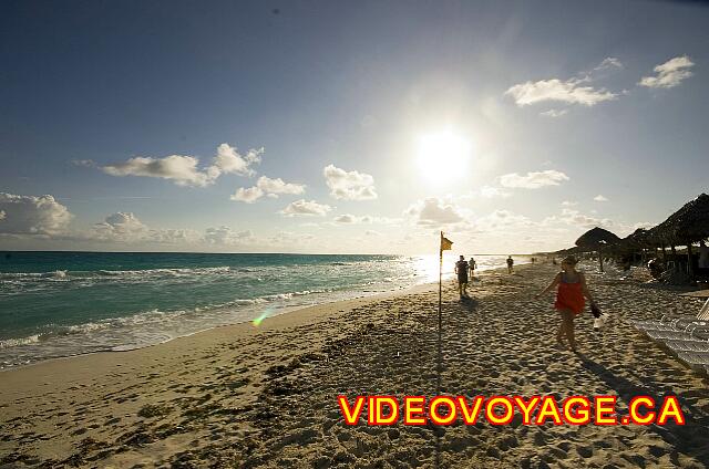 Cuba Cayo Santa Maria Melia Las Dunas El sol sale por el mar.