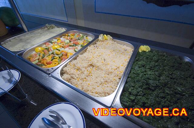 Cuba Cayo Santa Maria Melia Las Dunas Espinacas, arroz, verduras y patatas trituradas.