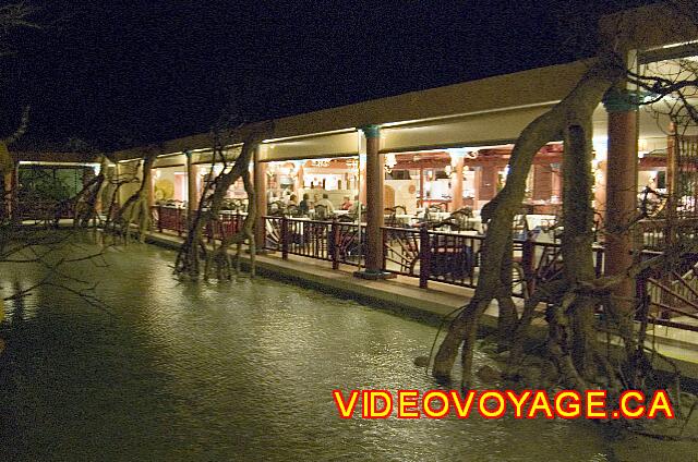 Cuba Cayo Santa Maria Melia Las Dunas El comedor concepto abierto.