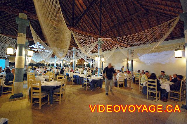 Cuba Cayo Santa Maria Melia Las Dunas In the evening a la carte seafood.