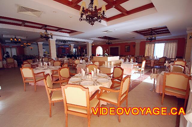 Cuba Cayo Santa Maria Melia Las Dunas An elegant air-conditioned restaurant.
