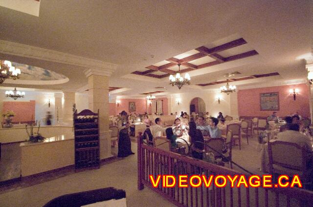 Cuba Cayo Santa Maria Melia Las Dunas A restaurant with a cozy atmosphere.