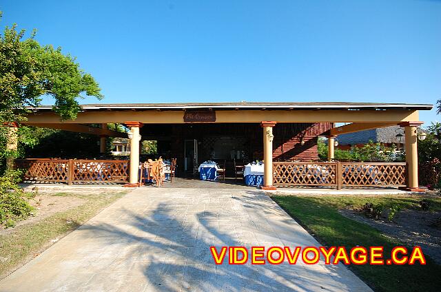 Cuba Cayo Santa Maria Melia Las Dunas El Conuco Restaurant is a restaurant that offers pizza the day and at night it's a la carte restaurant Crepe.