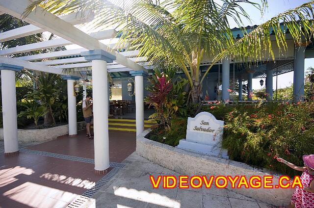 Cuba Cayo Santa Maria Melia Las Dunas The restaurant pool snack bar west of the site.