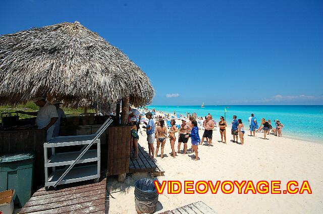 Cuba Cayo Santa Maria Melia Las Dunas En la playa, un contador populares de comida rápida.