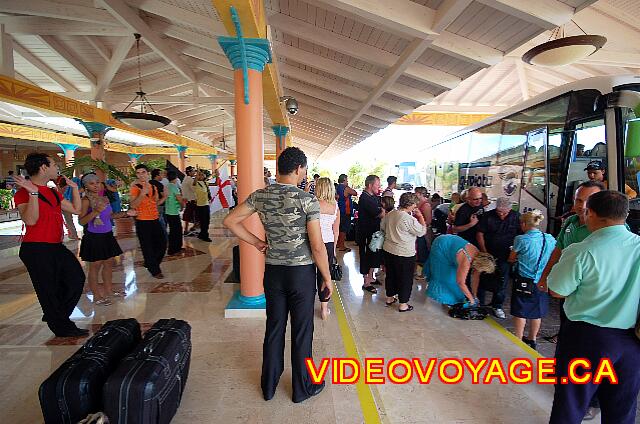 Cuba Cayo Santa Maria Melia Las Dunas On arrival and departure of buses, animation sings ...
