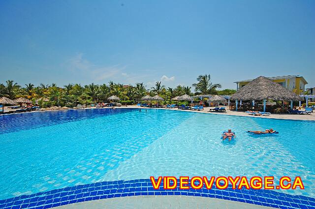 Cuba Cayo Santa Maria Melia Cayo Santa Maria Colchón en la piscina.