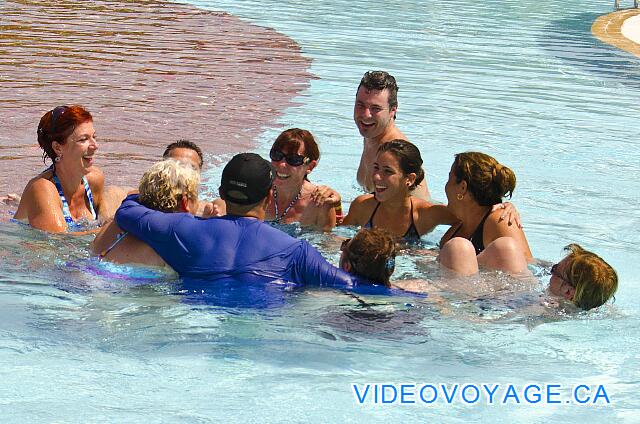 Cuba Cayo Santa Maria Memories Azul / Paraiso An animation shows especially at the pool.