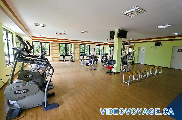 Cuba Cayo Santa Maria Memories Azul / Paraiso An air-conditioned gym is available at the Pueblo Estrella.