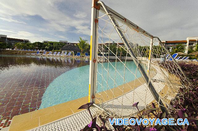 Cuba Cayo Santa Maria Memories Azul / Paraiso Water polo in the main pool of the Azul section.