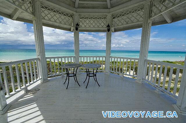 Cuba Cayo Santa Maria Memories Azul / Paraiso The gazebo is big enough for a few people and no more. But a beautiful view.